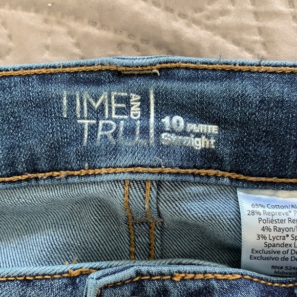‘Time and True’ Petite Straight Leg Jeans - Picture 5 of 6
